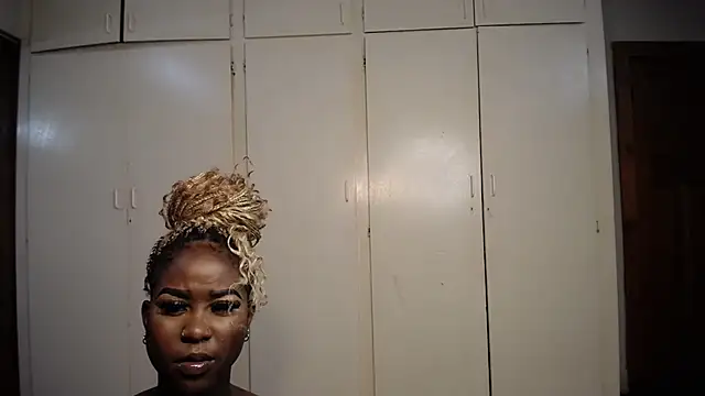 Snapshot of blackrose001 chatting on October 4, 11:53 pm blackrose001 online show from October 4, 11:53 pm