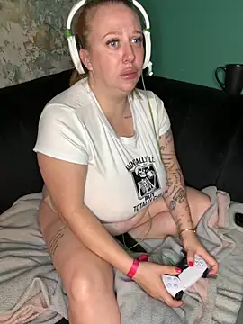 Snapshot of XxXMistyXxX chatting on September 30, 12:49 am XxXMistyXxX online show from September 30, 12:49 am