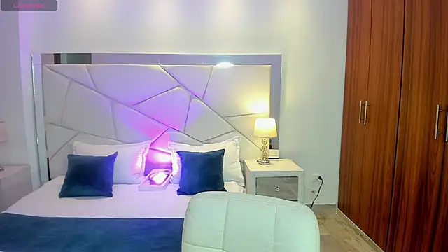 Snapshot of Danaa_Rouse chatting on September 30, 7:19 pm Danaa Rouse online show from September 30, 7:19 pm