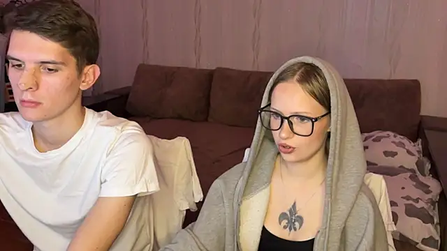 Romanhavesweetydick777 online show from October 17, 6:11 pm