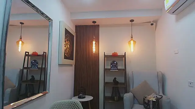 Coral Lise online show from October 23, 11:05 am