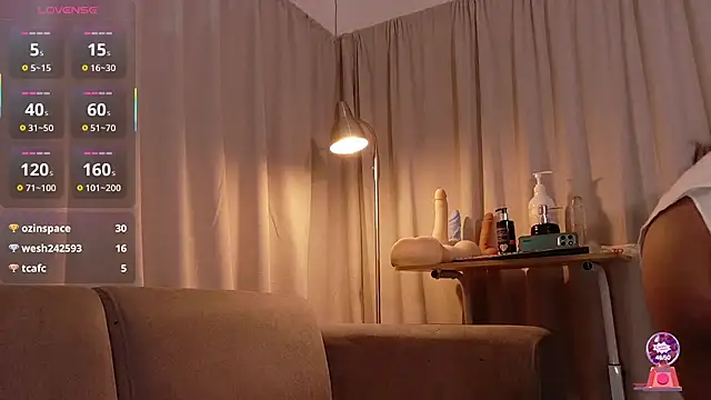 Snapshot of YuliethPetite chatting on October 17, 12:41 pm YuliethPetite online show from October 17, 12:41 pm