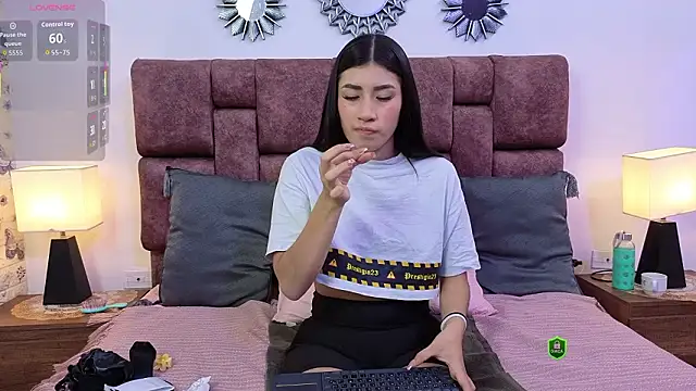 Lili Opal online show from February 17, 12:26 pm