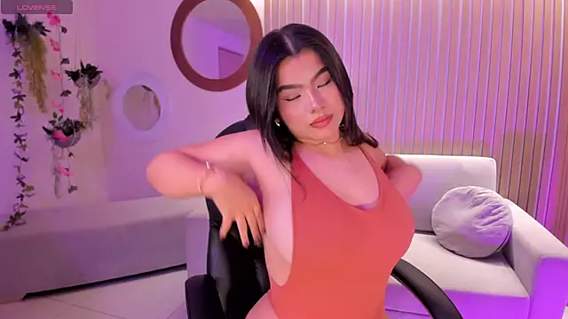 Snapshot of CandaseRussell chatting on October 13, 12:35 am CandaseRussell online show from October 13, 12:35 am