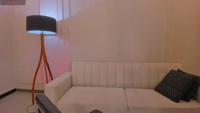 Snapshot of AmaliaCrus chatting on October 20, 12:13 am AmaliaCrus online show from October 20, 12:13 am