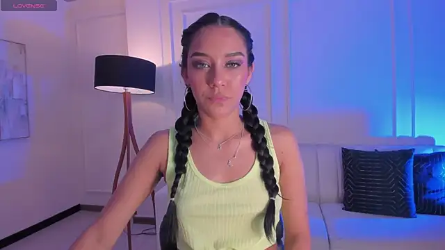 Snapshot of AmaliaCrus chatting on October 2, 8:14 pm AmaliaCrus online show from October 2, 8:14 pm