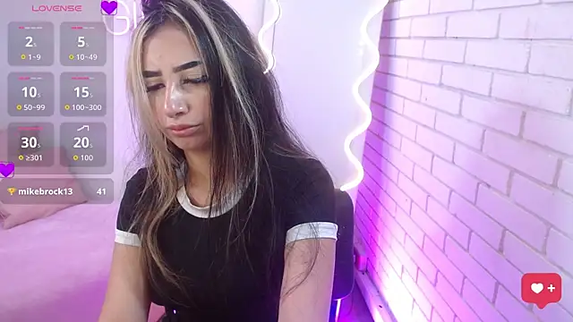 Snapshot of Malory_tay1 chatting on October 2, 7:30 pm Malory tay1 online show from October 2, 7:30 pm