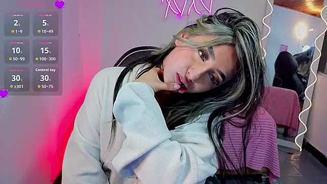 Snapshot of Malory_tay1 chatting on November 1, 6:45 pm Malory tay1 online show from November 1, 6:45 pm