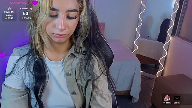 Snapshot of Malory_tay1 chatting on October 10, 7:19 pm Malory tay1 online show from October 10, 7:19 pm