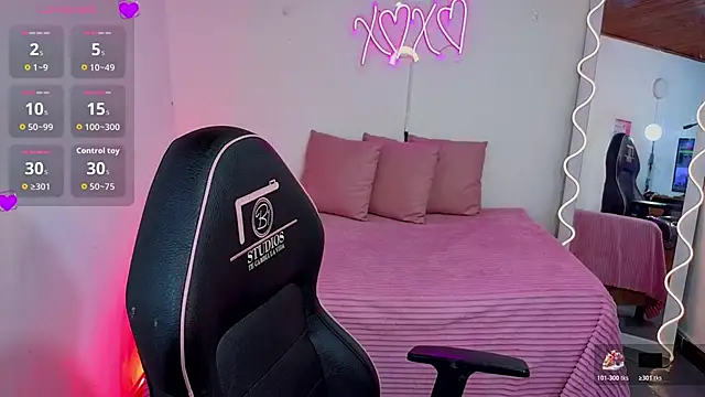 Snapshot of Malory_tay1 chatting on October 31, 5:28 pm Malory tay1 online show from October 31, 5:28 pm