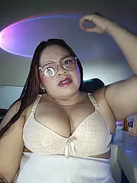 Trilyn25 online show from February 19, 6:02 am