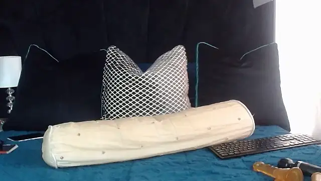 Snapshot of sexdevolxx chatting on October 6, 7:14 am sexdevolxx online show from October 6, 7:14 am