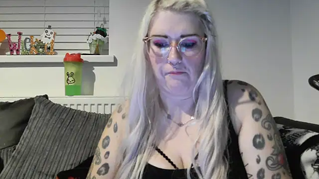 Sizzling Indie36 online show from October 14, 6:32 pm