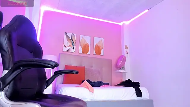 Molly h0t online show from March 26, 2:52 pm