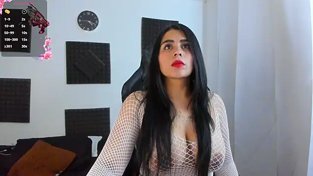 Snapshot of hannarusso chatting on October 28, 9:19 pm hannarusso online show from October 28, 9:19 pm