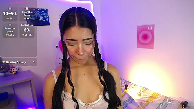 Snapshot of Emilybutterfly1 chatting on September 21, 4:55 am Emilybutterfly1 online show from September 21, 4:55 am