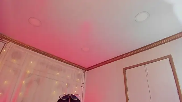 Snapshot of KatianPierce chatting on October 23, 7:53 pm KatianPierce online show from October 23, 7:53 pm