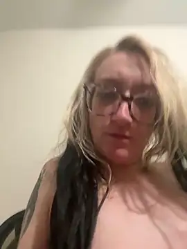 Kittaekatt online show from February 21, 12:39 pm