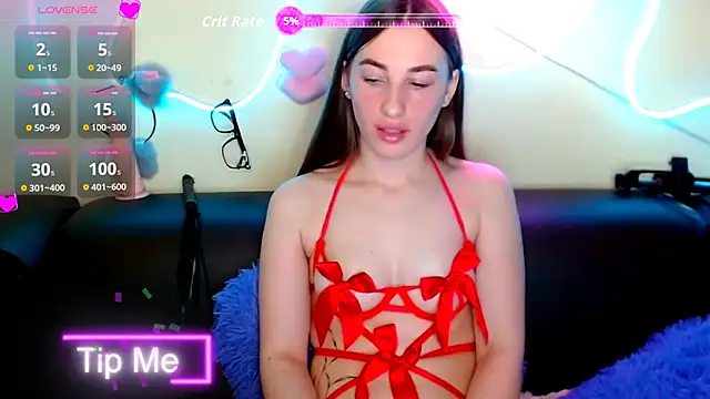 Snapshot of rosy_madison77 chatting on October 18, 8:39 am rosy madison77 online show from October 18, 8:39 am