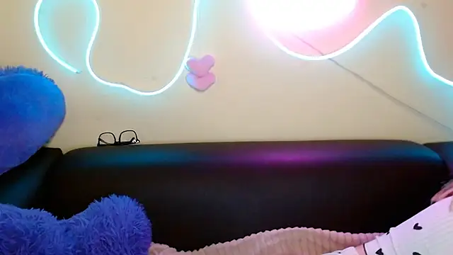 Snapshot of rosy_madison77 chatting on October 11, 8:41 am rosy madison77 online show from October 11, 8:41 am