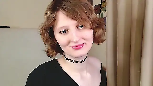 Snapshot of c0ralynx chatting on October 31, 8:24 pm c0ralynx online show from October 31, 8:24 pm