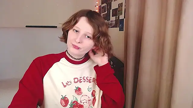 Snapshot of c0ralynx chatting on October 28, 7:47 am c0ralynx online show from October 28, 7:47 am