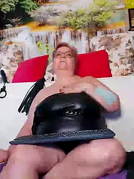 Snapshot of QueenPammy1 chatting on October 19, 8:38 am QueenPammy1 online show from October 19, 8:38 am