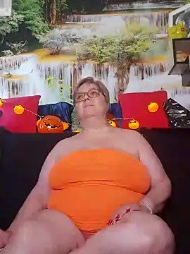 Snapshot of QueenPammy1 chatting on October 31, 12:09 pm QueenPammy1 online show from October 31, 12:09 pm