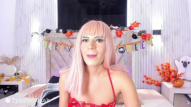 Snapshot of Taylor_Harveey chatting on October 10, 9:31 pm Taylor Harveey online show from October 10, 9:31 pm