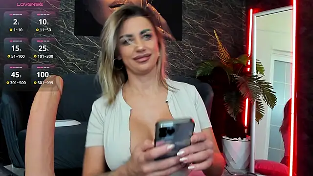 IzabelaTessa online show from December 13, 8:26 pm