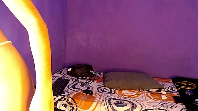 Snapshot of marina_huerta03 chatting on September 8, 6:29 pm marina huerta03 online show from September 8, 6:29 pm