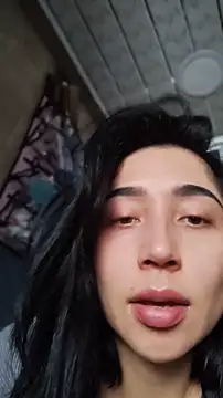 Elowyn online show from March 15, 8:00 pm