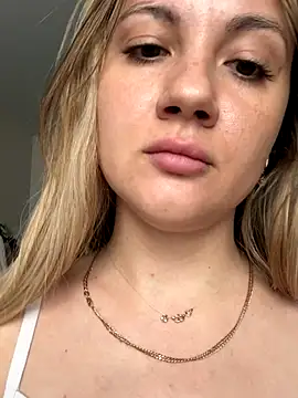 mollygirll online show from September 28, 10:53 am