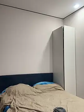 Snapshot of MilaBee chatting on October 27, 8:10 am MilaBee online show from October 27, 8:10 am