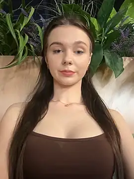 Snapshot of MilaBee chatting on September 26, 8:23 am MilaBee online show from September 26, 8:23 am