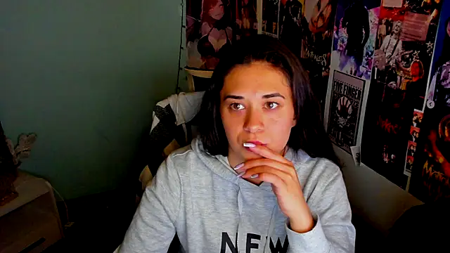 Yesenia nia online show from September 17, 12:03 pm