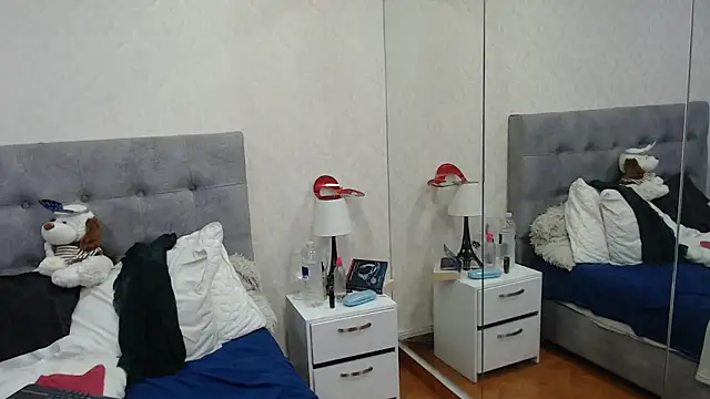 Snapshot of ScarlettGreen_ chatting on September 25, 11:42 am ScarlettGreen  online show from September 25, 11:42 am