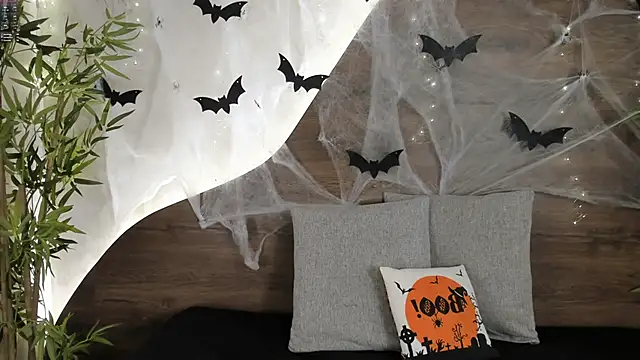 Snapshot of mia_lacy_ chatting on October 31, 7:40 pm mia lacy online show from October 31, 7:40 pm