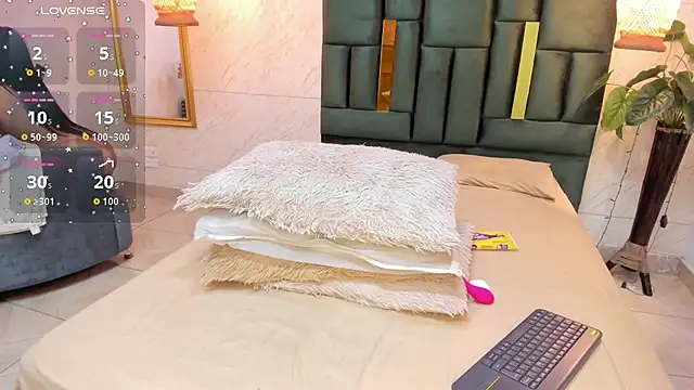 Danna williamss online show from October 4, 1:28 pm