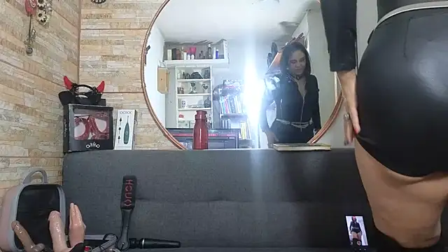 Snapshot of Amadamilf1980 chatting on October 14, 8:00 pm Amadamilf1980 online show from October 14, 8:00 pm