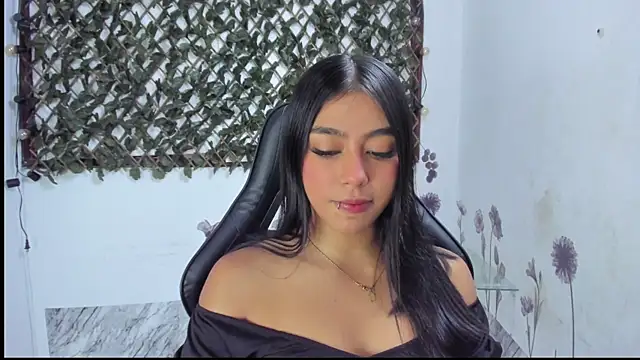 Sarahbrowm  online show from October 1, 7:19 pm