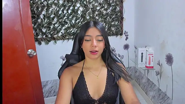 Sarahbrowm  online show from September 15, 7:43 pm