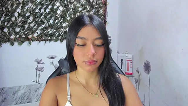 Sarahbrowm  online show from September 19, 4:50 pm