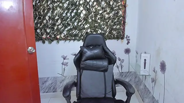 Sarahbrowm  online show from September 23, 4:38 pm