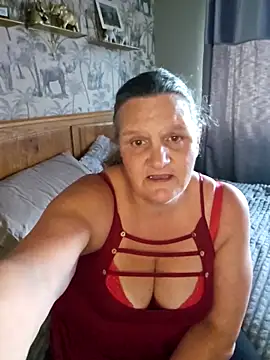 Snapshot of MissQueenBeex chatting on September 22, 5:33 pm MissQueenBeex online show from September 22, 5:33 pm