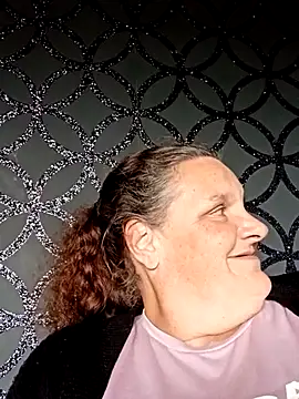 Snapshot of MissQueenBeex chatting on October 4, 10:43 am MissQueenBeex online show from October 4, 10:43 am