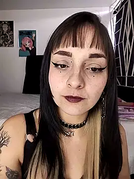 KARINNA  RAVEN online show from March 27, 9:15 pm