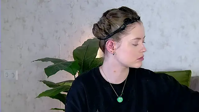 AshleyD  online show from December 2, 2:24 am