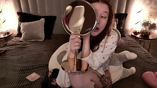 CarolineTenders online show from March 24, 1:33 am