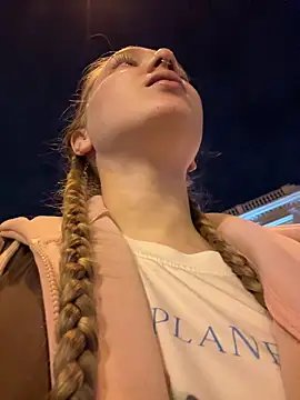 bambi lu online show from October 7, 4:22 pm